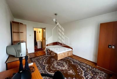 Garsonieră decomandată, mobilată în Complex Studențesc