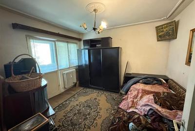 Apartament 3 camere, 1 boxa, zona Centrala , etaj 4 - 8