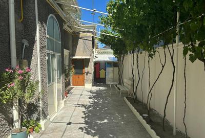 Casa 5 camere, caramida, Teren - 250 mp, zona Centrala - 3