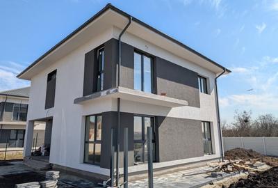 Casă individuală cu 4 camere cu Canalizare în Tamași - 1