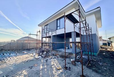 Duplex cu 4 camere cu Canalizare în Moșnița Nouă - 1