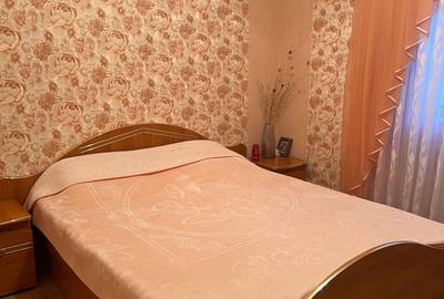 Apartament cu 3 camere semidecomandat în Central - 1
