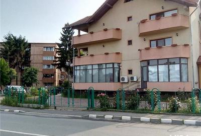 Spațiu comercial, de 300 mp, în Central - 6