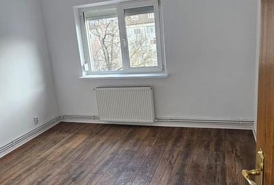 Apartament cu 3 camere decomandat în Nicolina - 15
