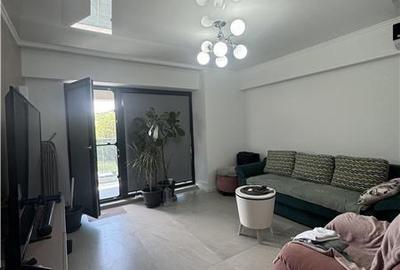 Apartament cu 2 camere decomandat, mobilat în Central
