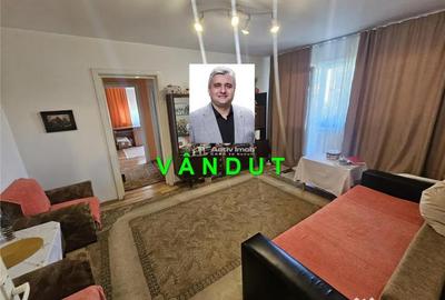 Apartament cu 2 camere semidecomandat în Micro I - 18