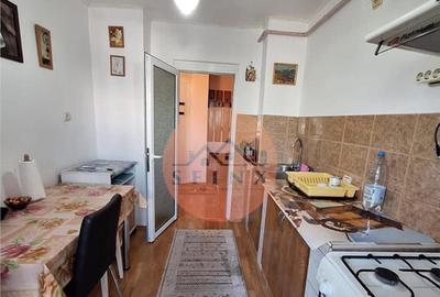 2 decomandate Tiglina 3, etaj 2, 300/luna - 4