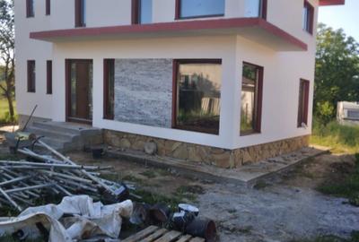 Casă cu 4 camere în Gilău