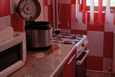 Apartament cu 2 camere decomandat în Micro 20 - 1