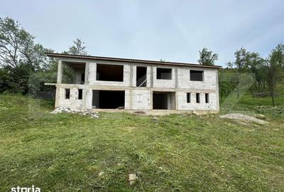 Casă cu 8 camere cu Teren 8700 Mp în Mintiu Gherlii