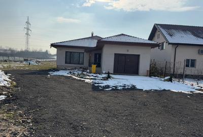 Casă cu 2 camere cu Teren 1400 Mp în Lăpuș - 2