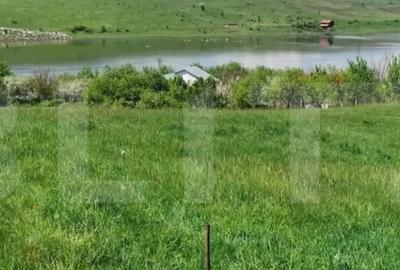 Teren de 1600 mp, în Câmpenești - 2