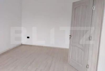 Casă cu 7 camere cu Teren 1388 Mp în Central - 15