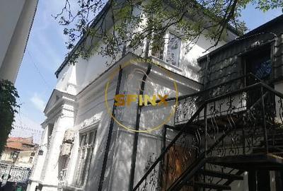 Casă individuală cu 7 camere cu Canalizare în Cișmigiu - 1