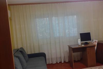 Garsonieră decomandată în Fetești - 2