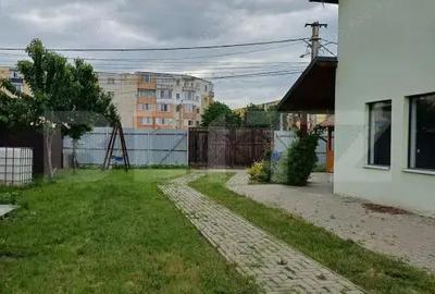 Casa cu spatiu comercial, in zona Poiana - 17