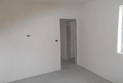 Casă cu 4 camere cu Teren 350 Mp în Crișan