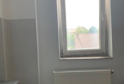Apartament 2 camere Miroslava, 100 ml de statia de autobuz, str C-tin Langa 40 - 6