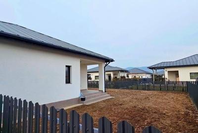 Casă cu 3 camere în Olteni - 6