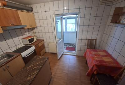 Apartament cu 3 camere decomandat, mobilat în Nicolina - 8