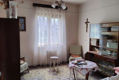 Apartament cu 3 camere decomandat în Jiu-Paroșeni - 7