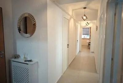 Apartament cu 3 camere decomandat în Tractorul - 2