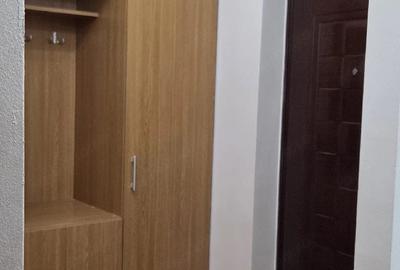 Apartament cu 3 camere semidecomandat în UTA - 8