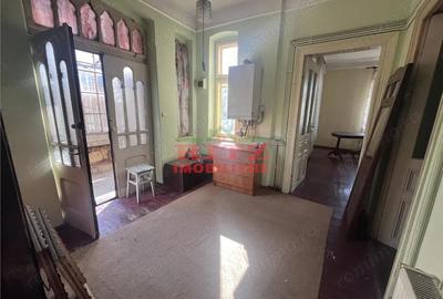 Casă cu 3 camere cu Teren 1623 Mp în Central - 7