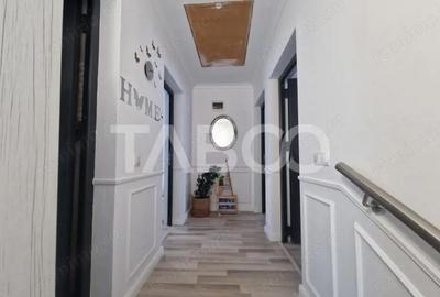 Casă cu 4 camere cu Canalizare în Cristian