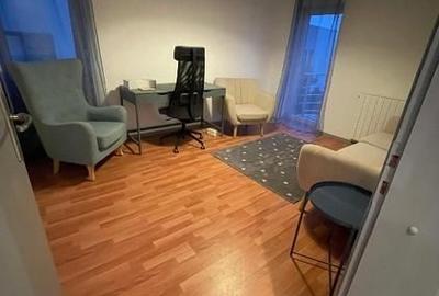 Apartament cu 3 camere decomandat, mobilat în P-ța Romană
