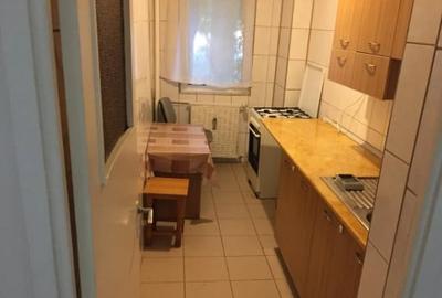 Costin Georgian metrou, bl.1986 reabilitat,decomandata,balcon,geam la baie. - 2