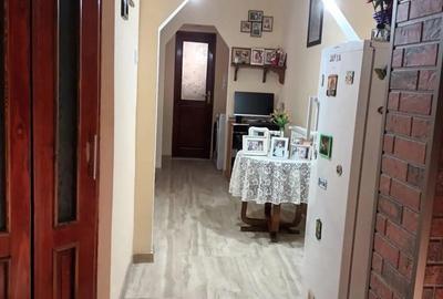 Vand apartament 3 camere +garaj - 2