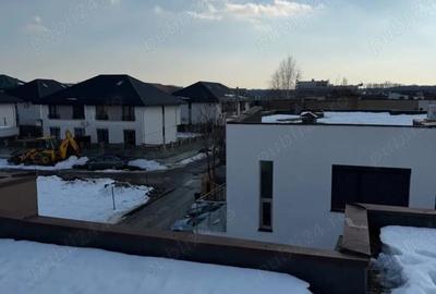 Casă cu 5 camere cu Teren 175 Mp în Tunari