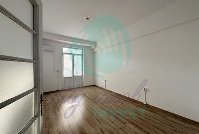 Apartament cu 3 camere semidecomandat în P-ța Romană - 11