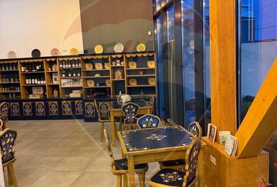 Spațiu comercial, de 300 mp, în Central - 3