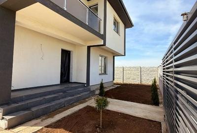 Casă individuală cu 5 camere în Vidra