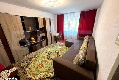 Apartament cu 3 camere decomandat în Cetate