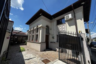 Casă cu 4 camere cu Teren 80 Mp în Central - 2
