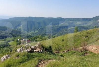Teren de 3800 mp, în Central