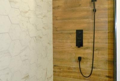 Apartament in  Vila , 4 camere + teren 232 mp - 12