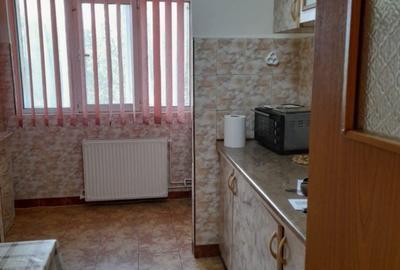 Apartament cu 2 camere decomandat în Triaj - 2