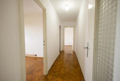 Apartament cu 3 camere decomandat în Circumvalațiunii - 3