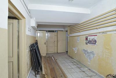 Spațiu comercial, de 580 mp, în P-ța Romană - 30