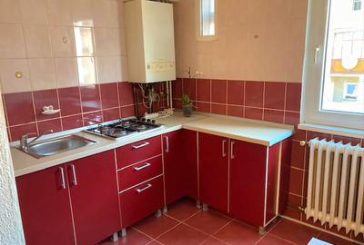 Garsonieră decomandata, situata la etajul 1 in cartierul Cedonia - 4