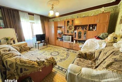 Apartament cu 3 camere decomandat în Bularga