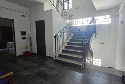 Spațiu comercial, de 1,000 mp, în Autogară - 31