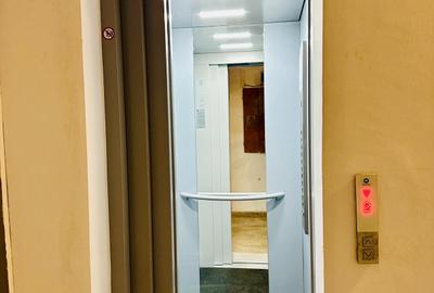 Apartament 3 camere complet renovat – Apărătorii Patriei, Sector 4 - 5