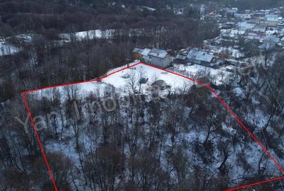 Teren de 5247 mp, în Central - 2