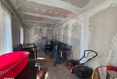 Casă cu 7 camere cu Teren 350 Mp în Central - 1