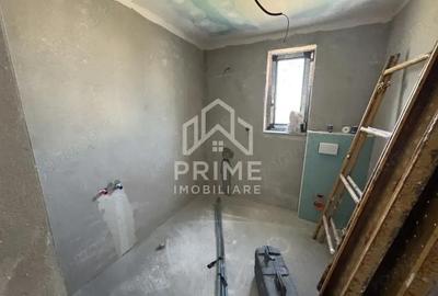 Casă cu 4 camere cu Teren 271 Mp în Micești